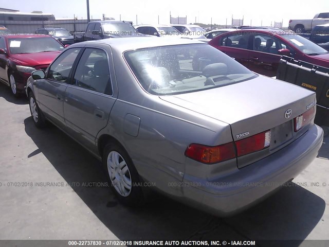 4T1BG22K31U105832 - 2001 TOYOTA CAMRY CE/LE/XLE 棕色 照片 3