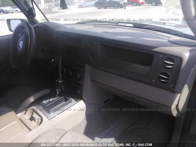 1J8HG48K46C337363 - 2006 JEEP COMMANDER GRAY photo 5