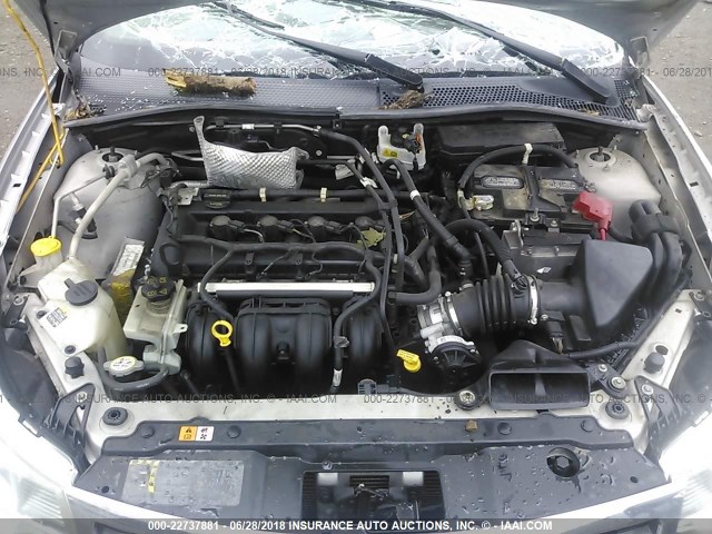 1FAHP36N89W121426 - 2009 FORD FOCUS SES SILVER photo 10