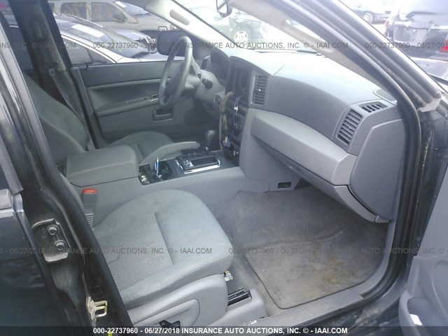 1J8HR48N65C605526 - 2005 JEEP GRAND CHEROKEE LAREDO/COLUMBIA/FREEDOM 黑色 照片 5