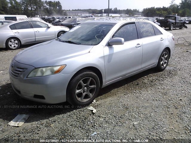 4T1BK46K47U051566 - 2007 TOYOTA CAMRY NEW GENERAT LE/XLE/SE SILVER photo 2