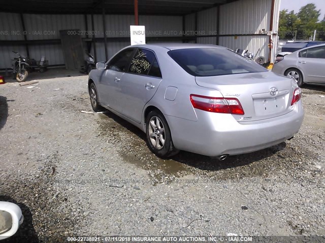 4T1BK46K47U051566 - 2007 TOYOTA CAMRY NEW GENERAT LE/XLE/SE SILVER photo 3