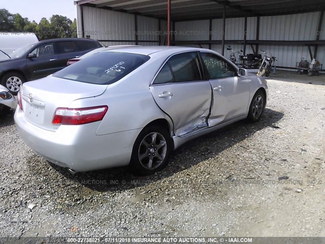 4T1BK46K47U051566 - 2007 TOYOTA CAMRY NEW GENERAT LE/XLE/SE SILVER photo 4