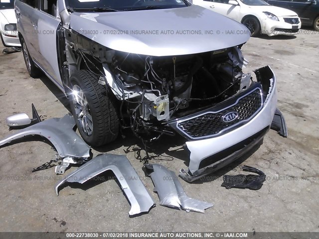 5XYKW4A24BG094900 - 2011 KIA SORENTO SX SILVER photo 6