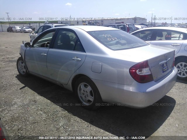 4T1BF32K93U041016 - 2003 TOYOTA CAMRY LE/XLE/SE 银色 照片 3