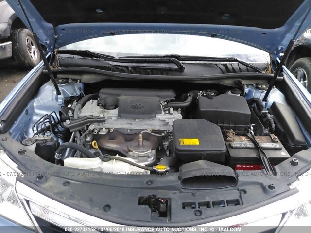 4T4BF1FK0ER363101 - 2014 TOYOTA CAMRY L/SE/LE/XLE ღია ლურჯი ფოტო 10