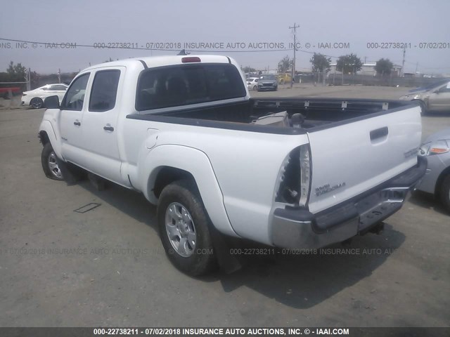 3TMKU4HN6CM032702 - 2012 TOYOTA TACOMA DBL CAB PRERUNNER LNG BED WHITE photo 3