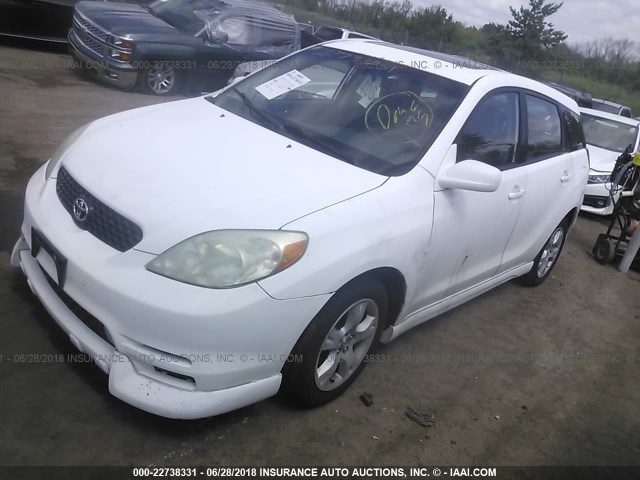 2T1KR32E84C207823 - 2004 TOYOTA COROLLA MATRIX XR WHITE photo 2