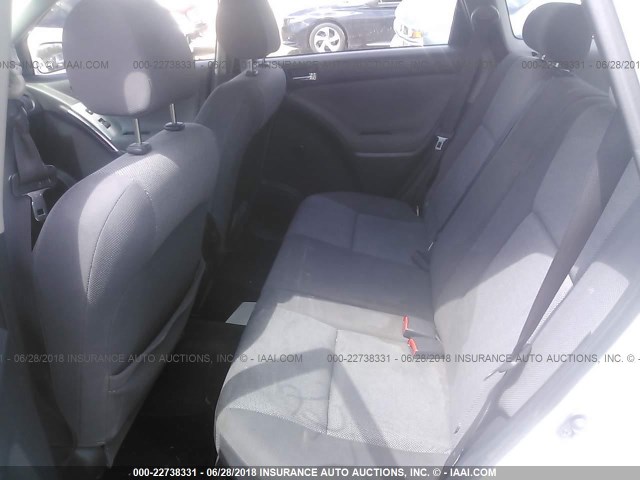 2T1KR32E84C207823 - 2004 TOYOTA COROLLA MATRIX XR WHITE photo 8