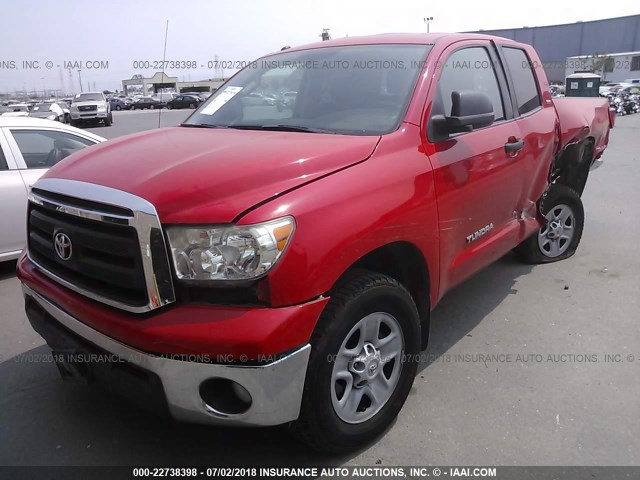 5TFRM5F16DX067207 - 2013 TOYOTA TUNDRA DOUBLE CAB SR5 წითელი ფოტო 2