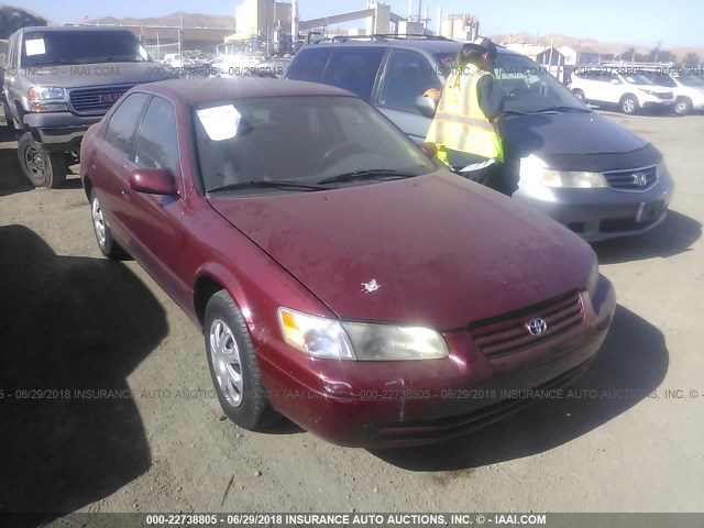 JT2BG22K2V0028056 - 1997 TOYOTA CAMRY LE/XLE 红色 照片 1