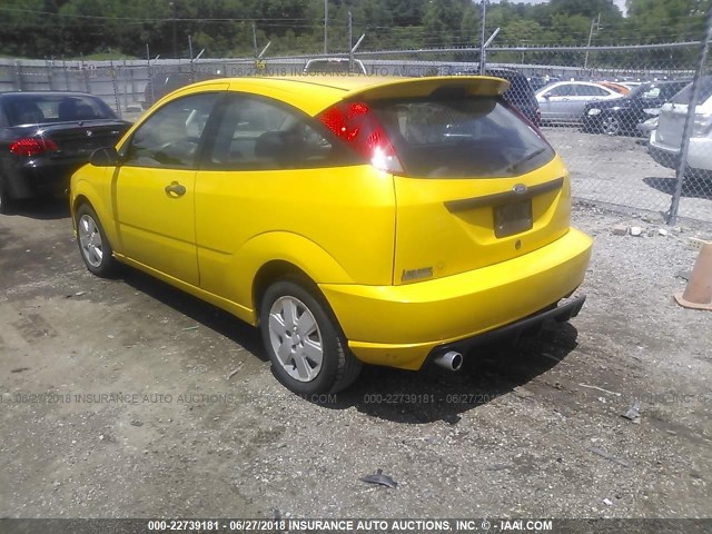 1FAFP31N57W143606 - 2007 FORD FOCUS ZX3/S/SE/SES YELLOW photo 3