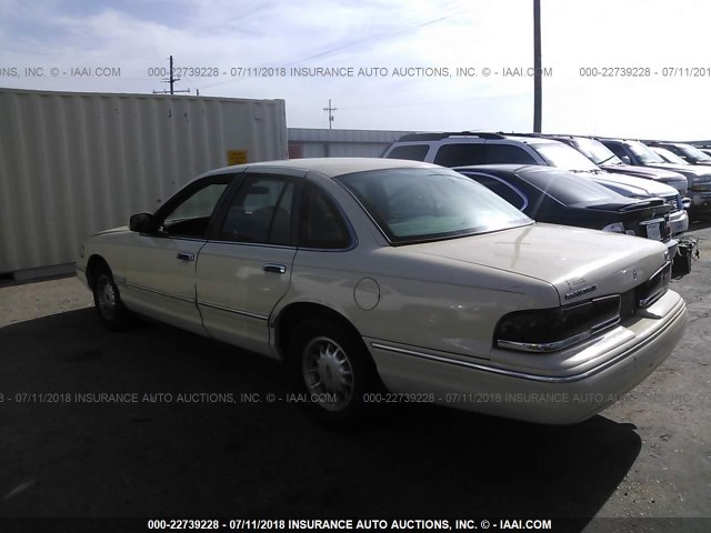 2FALP7467TX105579 - 1996 FORD CROWN VICTORIA LX CREAM photo 3