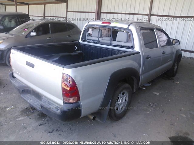 5TFJX4CN0DX033785 - 2013 TOYOTA TACOMA DOUBLE CAB ვერცხლისფერი ფოტო 4