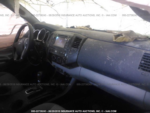 5TFJX4CN0DX033785 - 2013 TOYOTA TACOMA DOUBLE CAB ვერცხლისფერი ფოტო 5