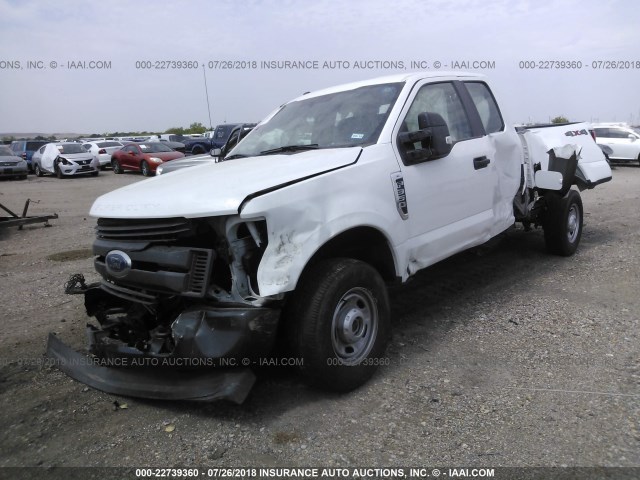 1FT8X3B66HED20181 - 2017 FORD F350 SUPER DUTY WHITE photo 2