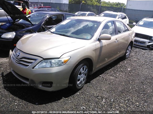 4T1BF3EK5AU031026 - 2010 TOYOTA CAMRY SE/LE/XLE TAN photo 2