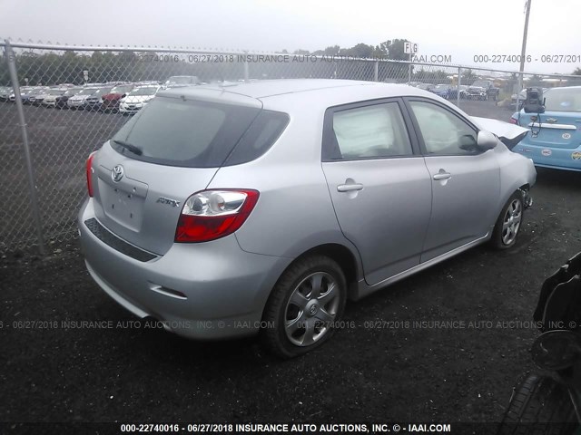 2T1KU40E39C166466 - 2009 TOYOTA COROLLA MATRIX  SILVER photo 4