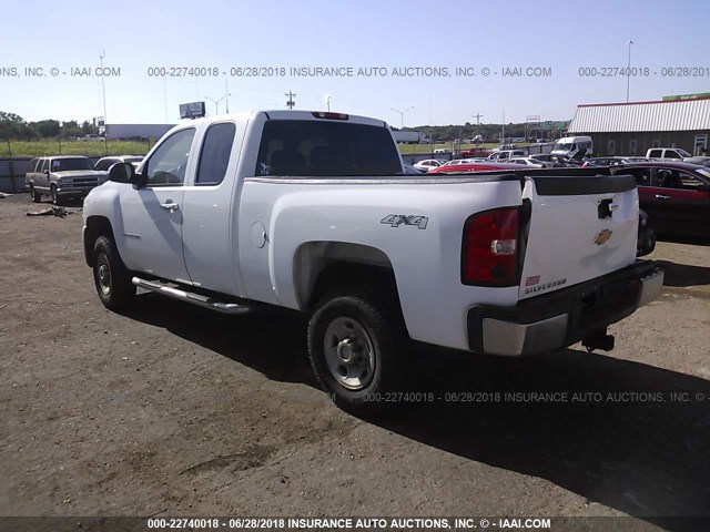 1GCHK29KX7E585471 - 2007 CHEVROLET SILVERADO K2500 HEAVY DUTY თეთრი ფოტო 3
