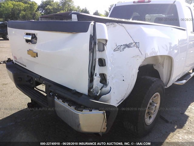 1GCHK29KX7E585471 - 2007 CHEVROLET SILVERADO K2500 HEAVY DUTY თეთრი ფოტო 6