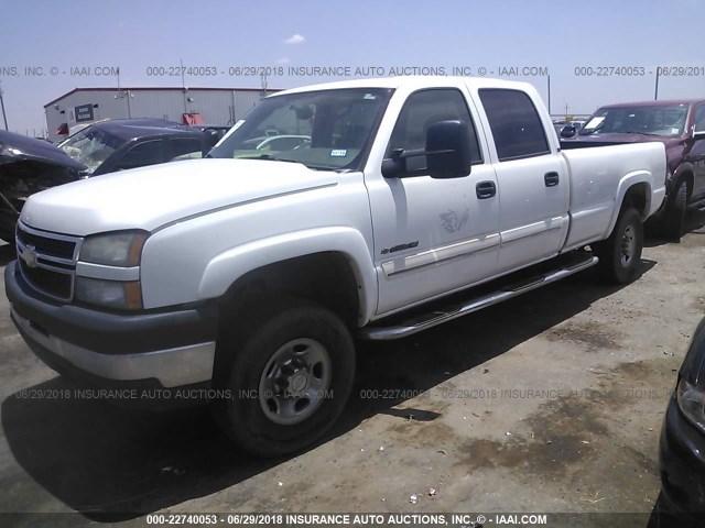 1GCHC23U77F153485 - 2007 CHEVROLET SILVERADO C2500 HEAVY DUTY WHITE photo 2