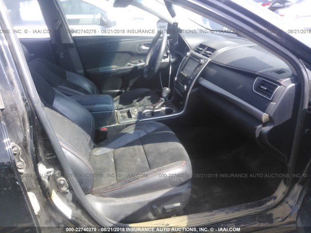 4T1BK1FK7FU557535 - 2015 TOYOTA CAMRY XSE/XLE Qara foto 5