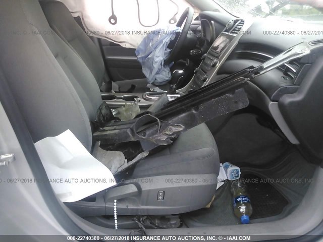 1G11B5SAXDF332878 - 2013 CHEVROLET MALIBU LS Gümüş foto 5