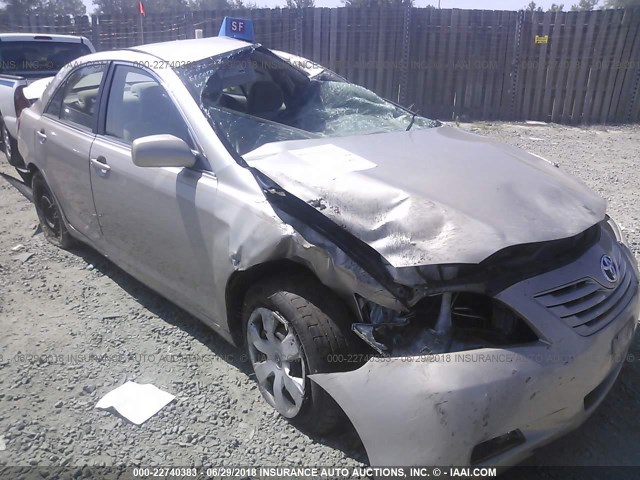 4T1BE46K27U517051 - 2007 TOYOTA CAMRY NEW GENERAT CE/LE/XLE/SE GOLD photo 1