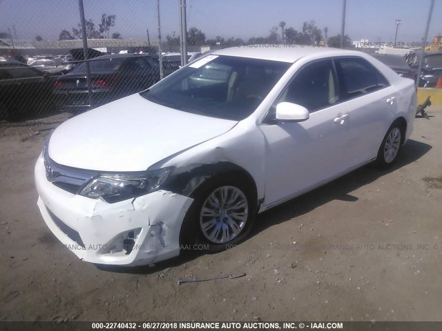 4T4BF1FK1CR244633 - 2012 TOYOTA CAMRY SE/LE/XLE თეთრი ფოტო 2