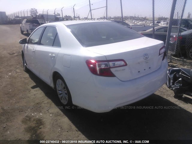 4T4BF1FK1CR244633 - 2012 TOYOTA CAMRY SE/LE/XLE თეთრი ფოტო 3