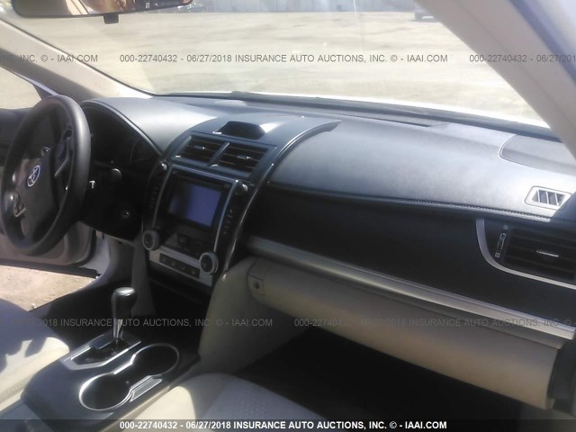 4T4BF1FK1CR244633 - 2012 TOYOTA CAMRY SE/LE/XLE თეთრი ფოტო 5