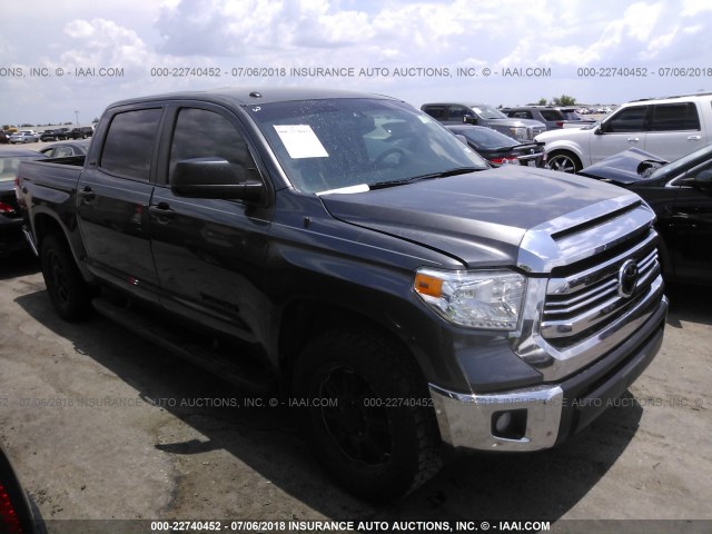 5TFEM5F15HX114716 - 2017 TOYOTA TUNDRA CREWMAX SR5 GRAY photo 1