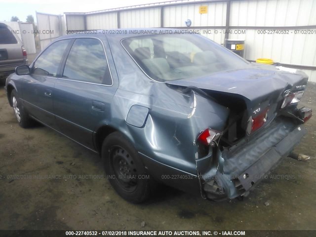 JT2BG22K8Y0462972 - 2000 TOYOTA CAMRY CE/LE/XLE ღია ლურჯი ფოტო 3