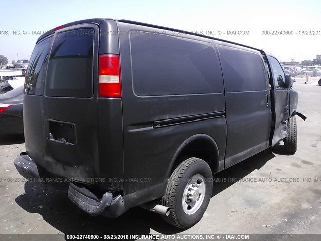 1GCWGFCA6E1147793 - 2014 CHEVROLET EXPRESS G2500  BLACK photo 4