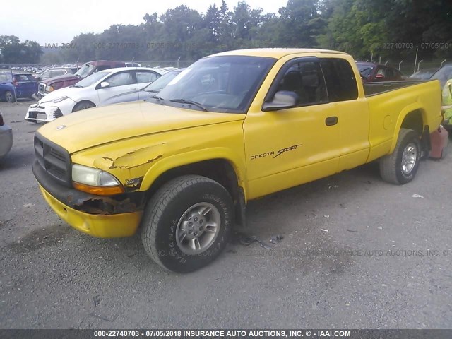 1B7GG22X2YS580318 - 2000 DODGE DAKOTA YELLOW photo 2