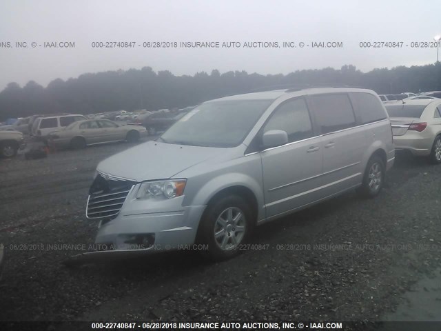 2A4RR5D11AR435169 - 2010 CHRYSLER TOWN & COUNTRY TOURING SILVER photo 2
