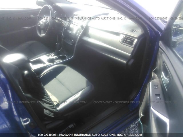4T1BF1FKXGU508514 - 2016 TOYOTA CAMRY LE/XLE/SE/XSE PURPLE photo 5