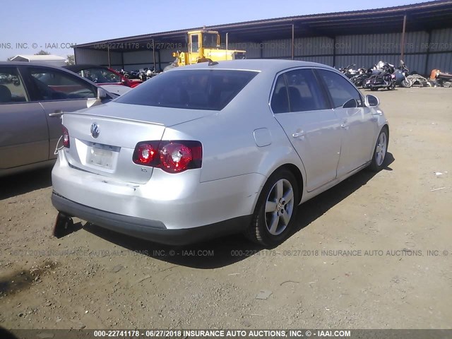 3VWRZ71K58M189160 - 2008 VOLKSWAGEN JETTA SE/SEL SILVER photo 4