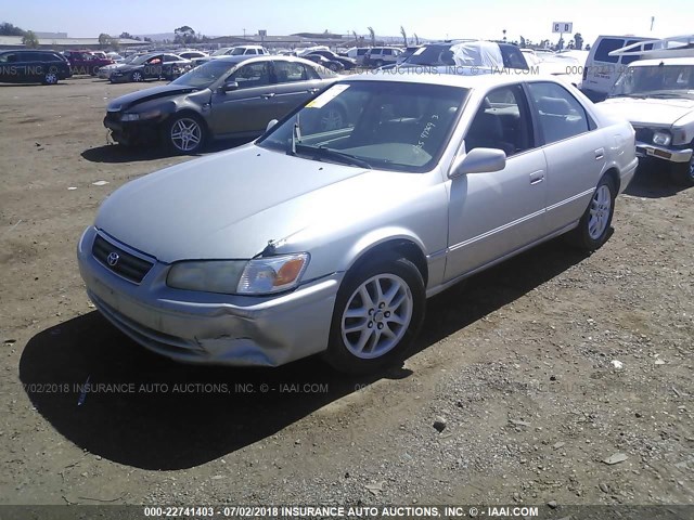 4T1BF28K1YU104568 - 2000 TOYOTA CAMRY LE/XLE SILVER photo 2