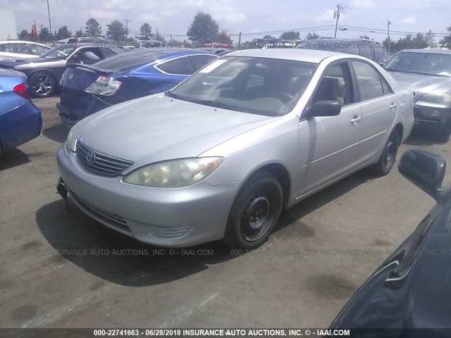4T1BE32K46U724345 - 2006 TOYOTA CAMRY LE/XLE/SE ვერცხლისფერი ფოტო 2