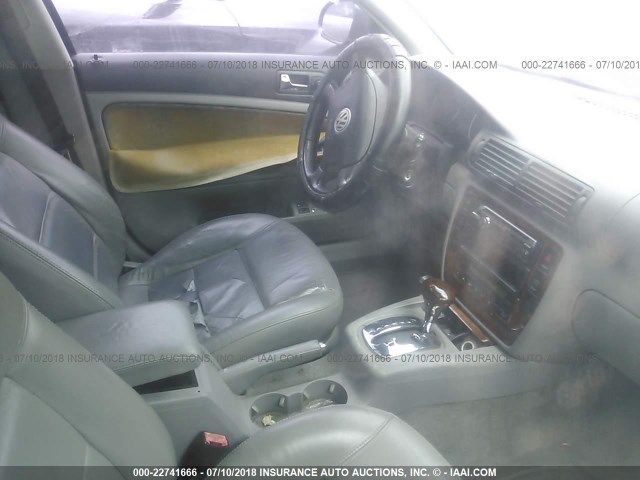 WVWRH63BX4P242579 - 2004 VOLKSWAGEN PASSAT GLX 蓝色 照片 5