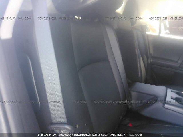 JTEBU5JR7H5480524 - 2017 TOYOTA 4RUNNER SR5 PREM/LTDL/TRAIL/TRD Szary zdjęcie 8