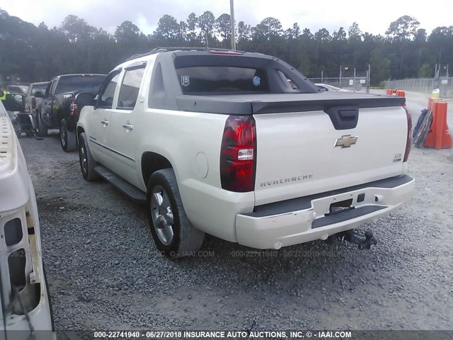 3GNVKGE06AG257279 - 2010 CHEVROLET AVALANCHE LTZ WHITE photo 3