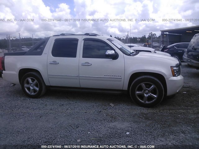 3GNVKGE06AG257279 - 2010 CHEVROLET AVALANCHE LTZ WHITE photo 6