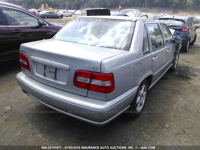 YV1LS55A4X1599098 - 1999 VOLVO S70 SILVER photo 4