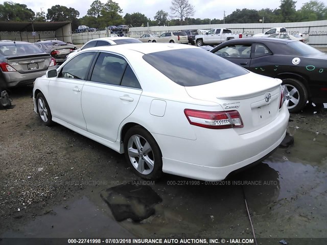 4T1BF3EK4BU650685 - 2011 TOYOTA CAMRY SE/LE/XLE თეთრი ფოტო 3