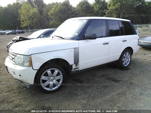 SALME15498A275000 - 2008 LAND ROVER RANGE ROVER HSE WHITE photo 2