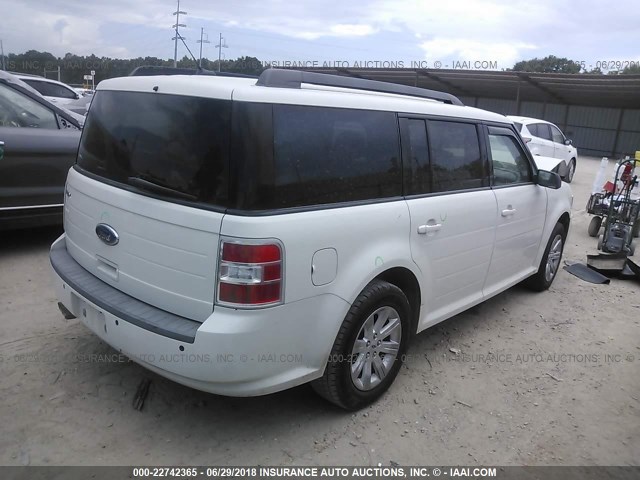 2FMDK51C69BA17460 - 2009 FORD FLEX SE WHITE photo 4