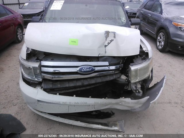 2FMDK51C69BA17460 - 2009 FORD FLEX SE WHITE photo 6