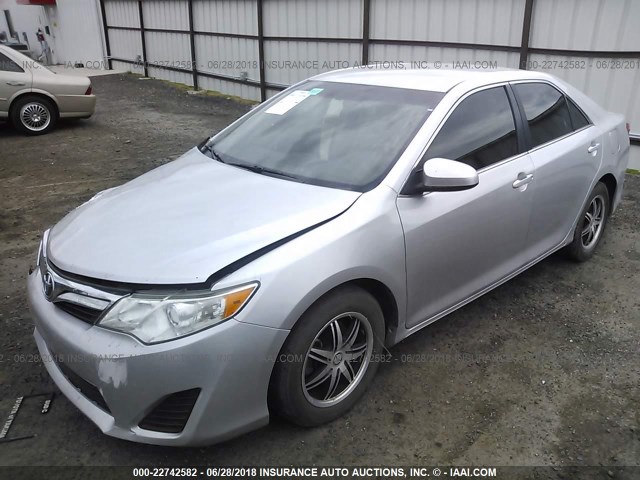 4T4BF1FK6CR236687 - 2012 TOYOTA CAMRY SE/LE/XLE ვერცხლისფერი ფოტო 2